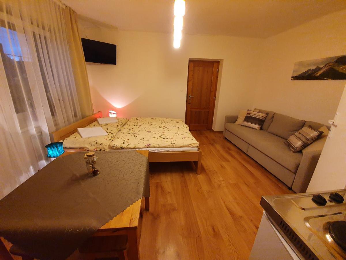 Appartement Zlty Dom Vrbov Extérieur photo