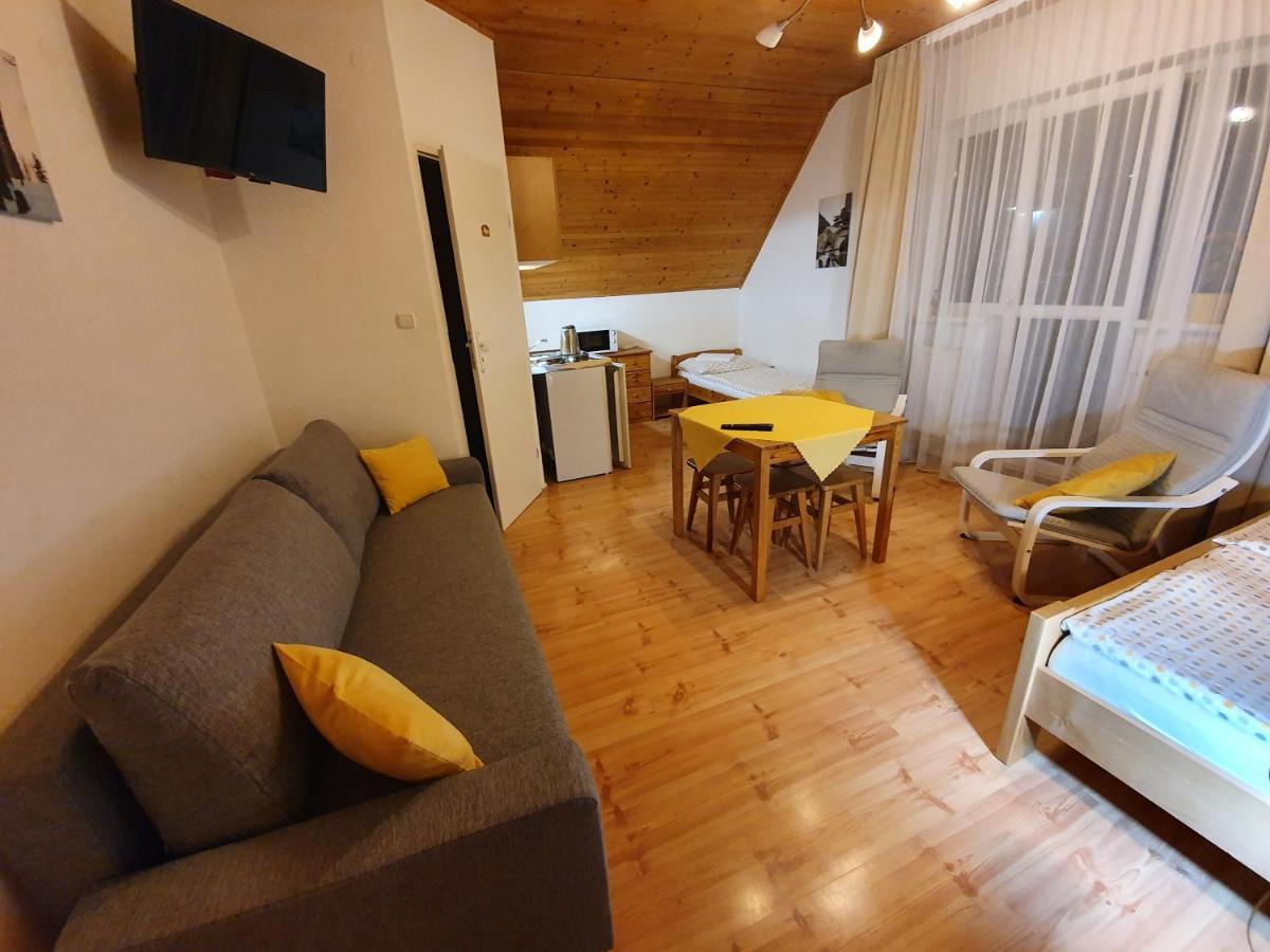 Appartement Zlty Dom Vrbov Extérieur photo