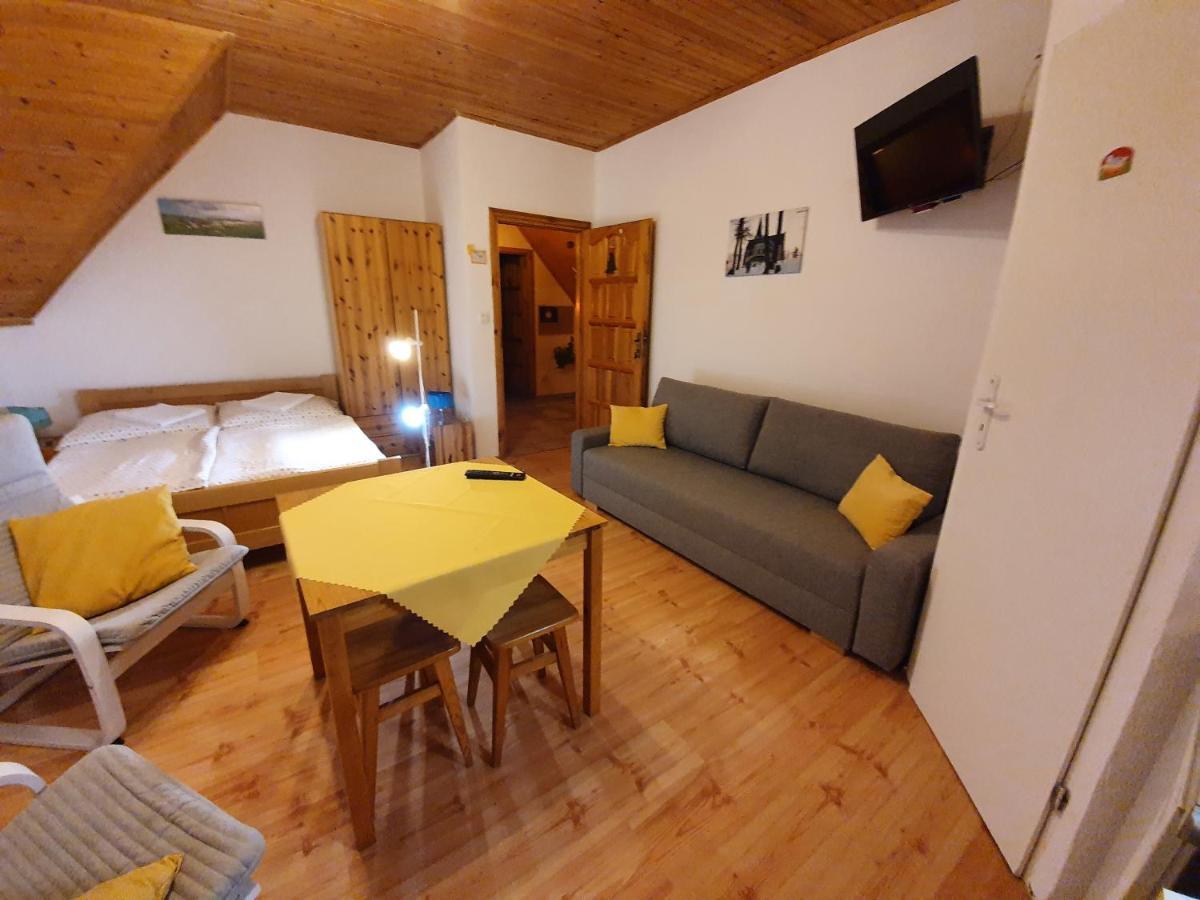Appartement Zlty Dom Vrbov Extérieur photo