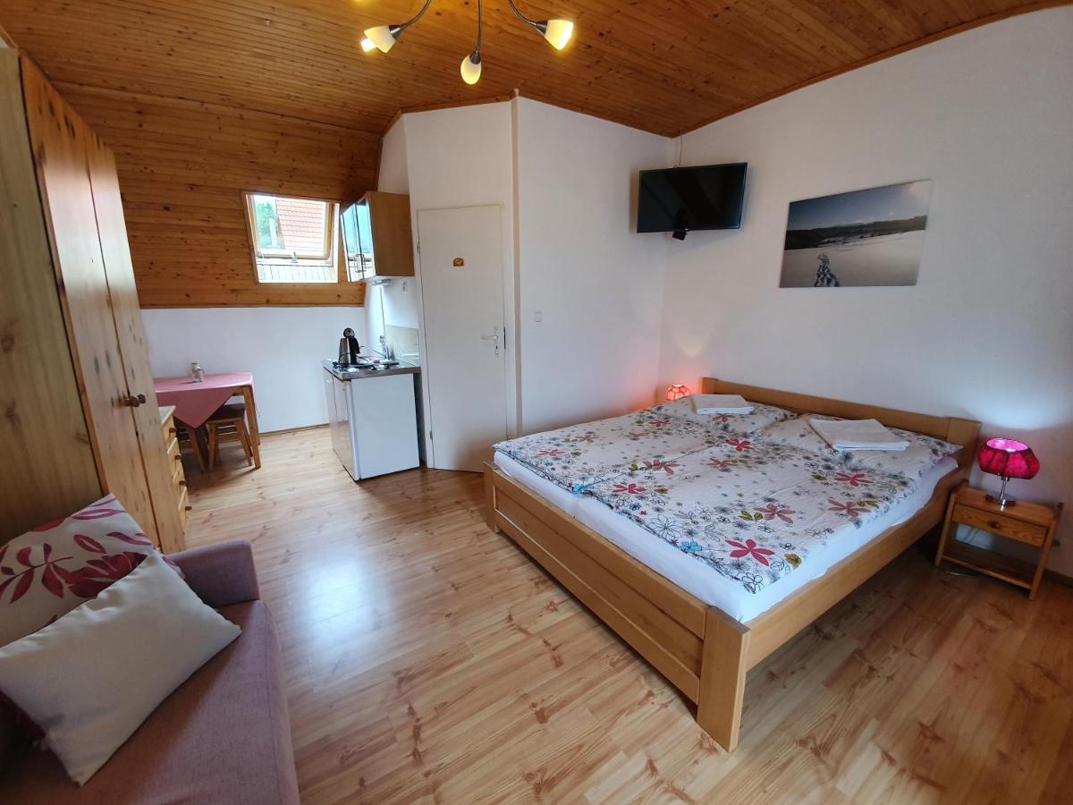 Appartement Zlty Dom Vrbov Extérieur photo