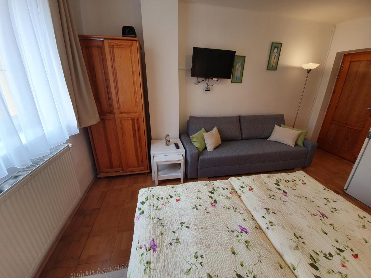 Appartement Zlty Dom Vrbov Extérieur photo