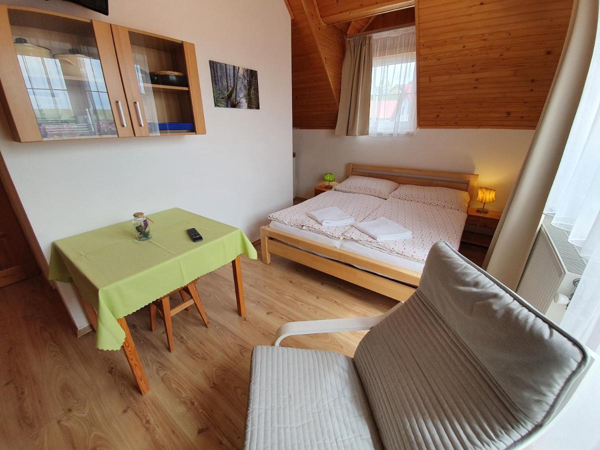 Appartement Zlty Dom Vrbov Extérieur photo