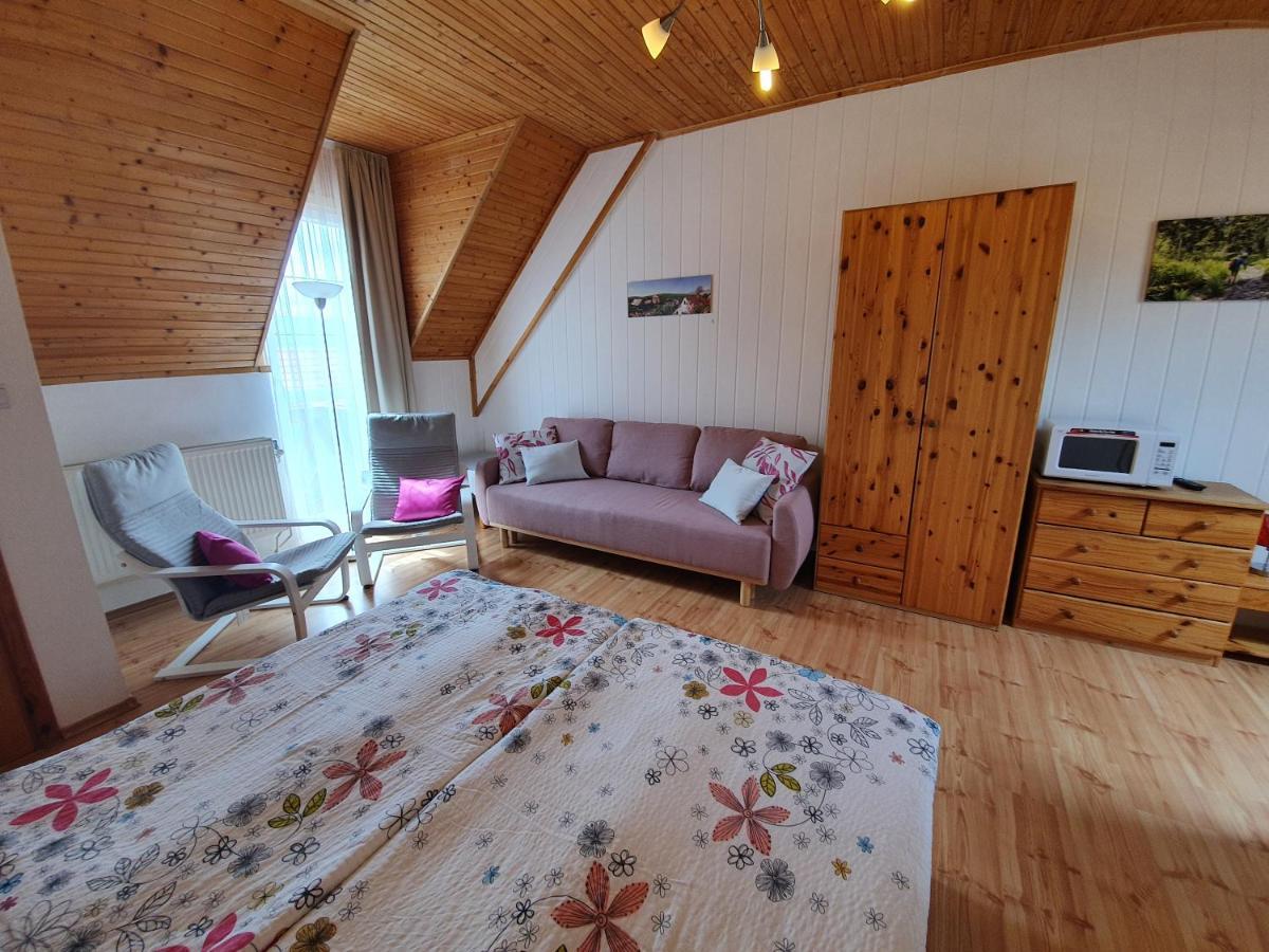 Appartement Zlty Dom Vrbov Extérieur photo