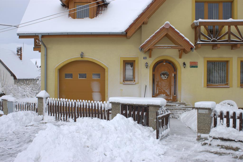 Appartement Zlty Dom Vrbov Extérieur photo