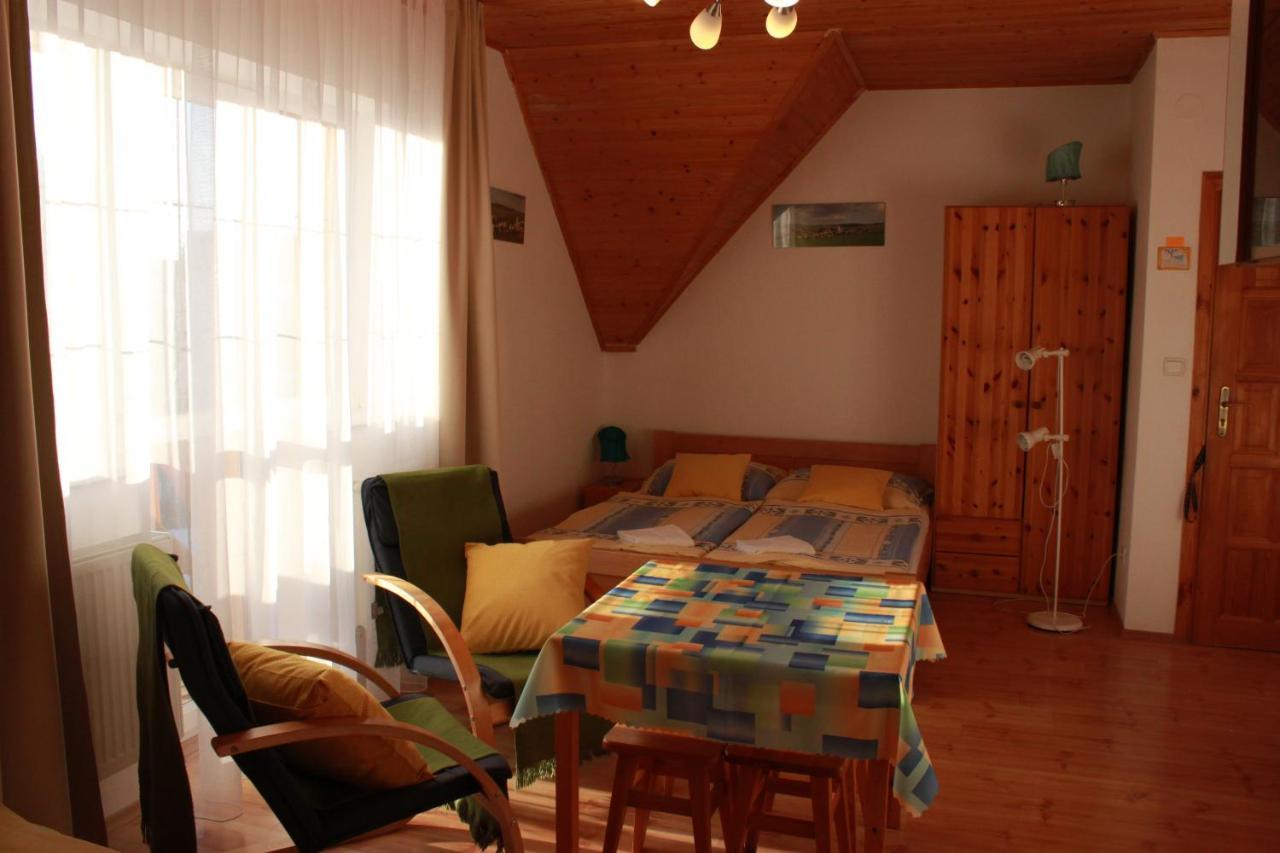 Appartement Zlty Dom Vrbov Extérieur photo