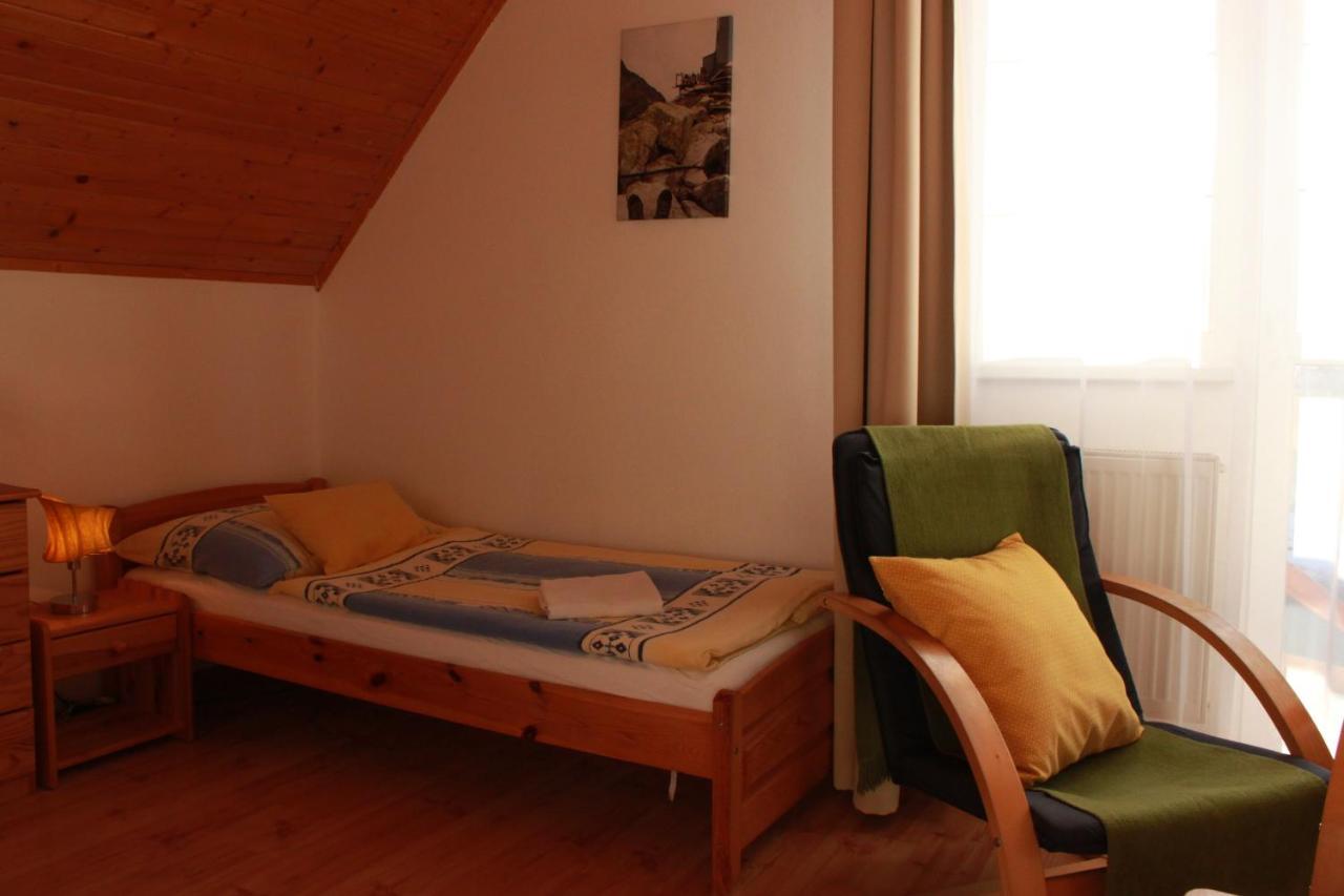 Appartement Zlty Dom Vrbov Extérieur photo