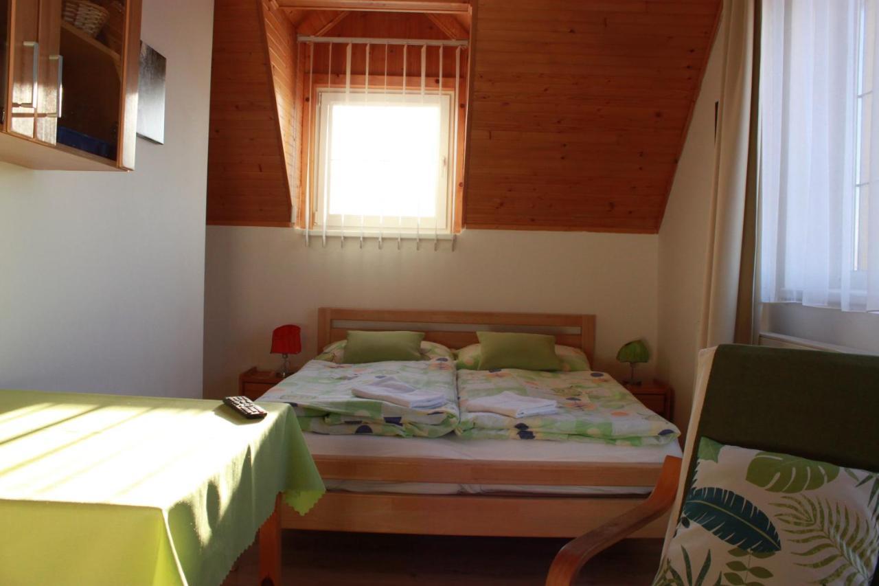 Appartement Zlty Dom Vrbov Extérieur photo